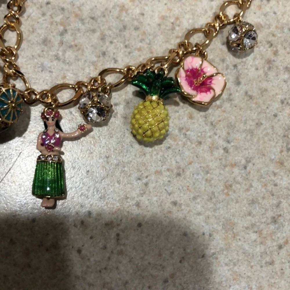 Kate Spade Hawaii Charm Bracelet 🎄LAST ONE 🎄 - Picture 3 of 5